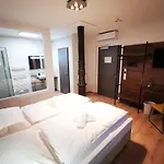 Zu Freunden 호텔