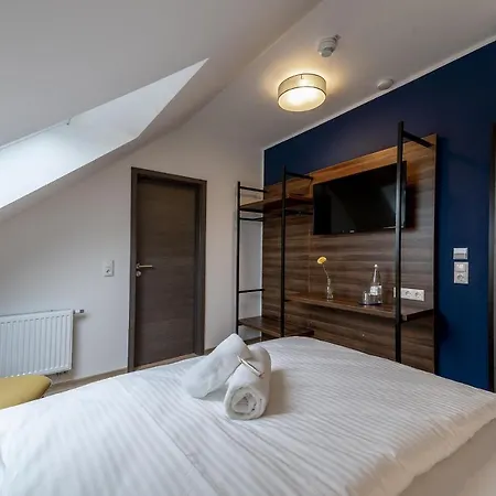 Zu Freunden Hotel