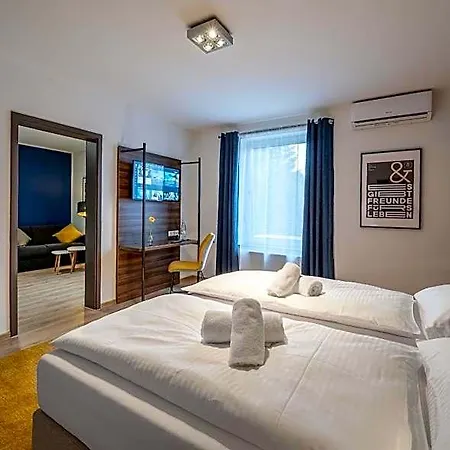 Zu Freunden Hotel