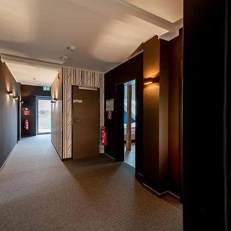 Otel Zu Freunden