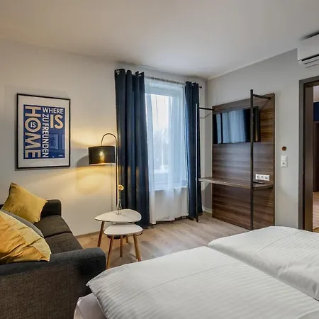 Zu Freunden Otel