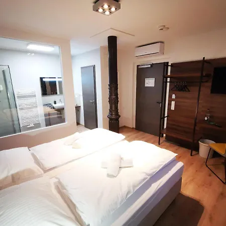 Zu Freunden Hotel